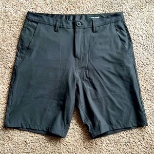 NWOT men’s gray volcom shorts